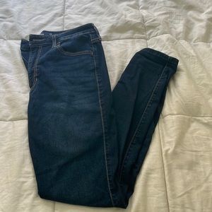 Holister dark wash skinny jeans